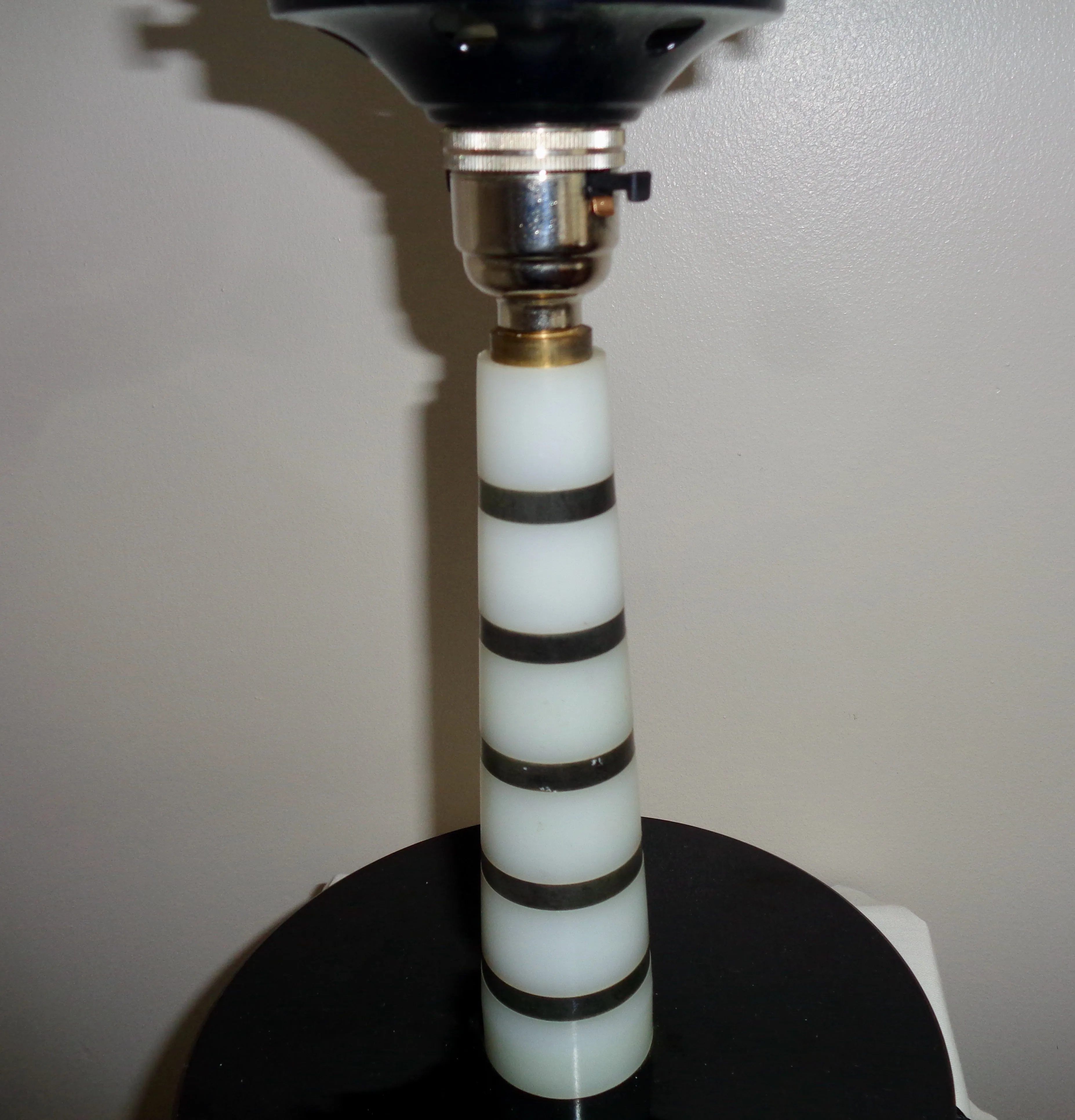 Bakelite Art Deco Black And White Globe Table Lamp