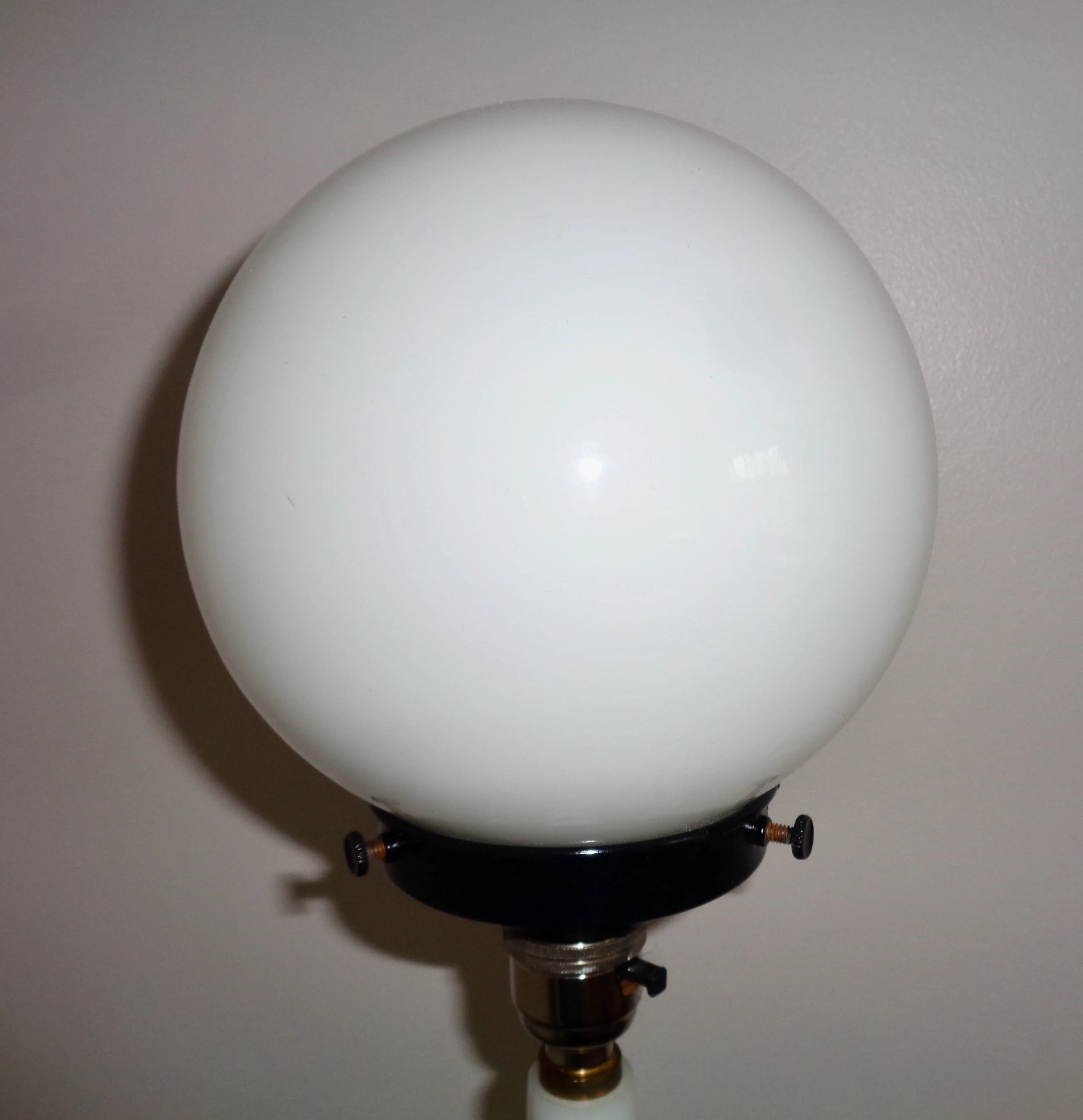 Bakelite Art Deco Black And White Globe Table Lamp