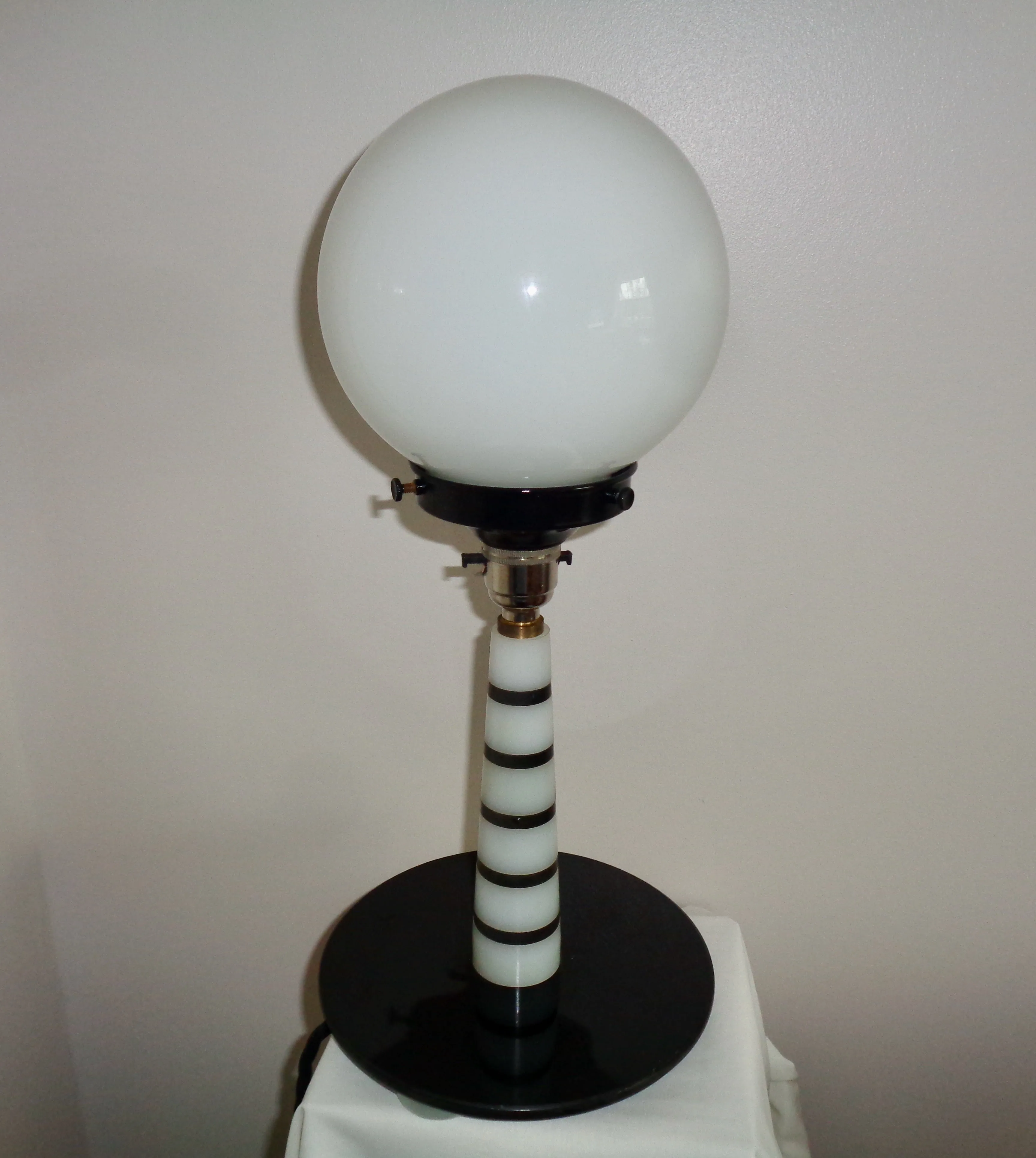 Bakelite Art Deco Black And White Globe Table Lamp